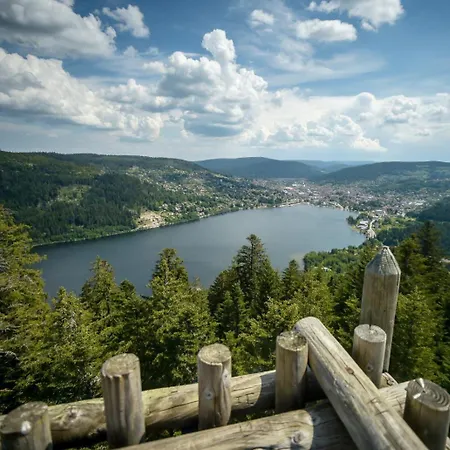 L'ecrivain, Vue Lac, Proche Pistes De *